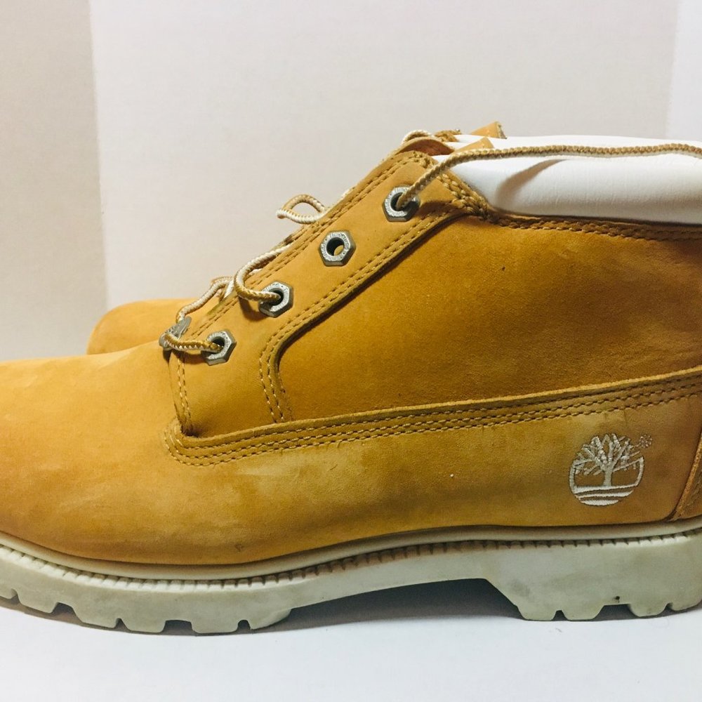Timberland Boots - Women Size 9.5 - Picture 1 of 5